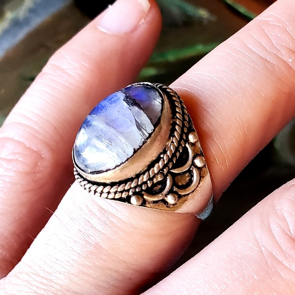 New Rare Purple Labradorite Silver Ring. - Picture 10 of 16